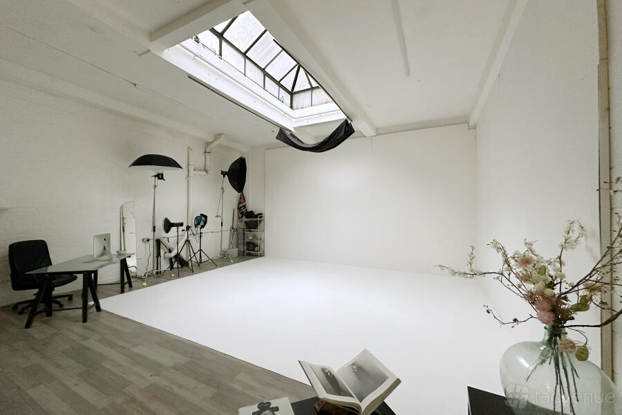 Nature Rays Studio Natural Light Photo Studio - Luka Booth - Event Venue Hire - Tagvenue.com