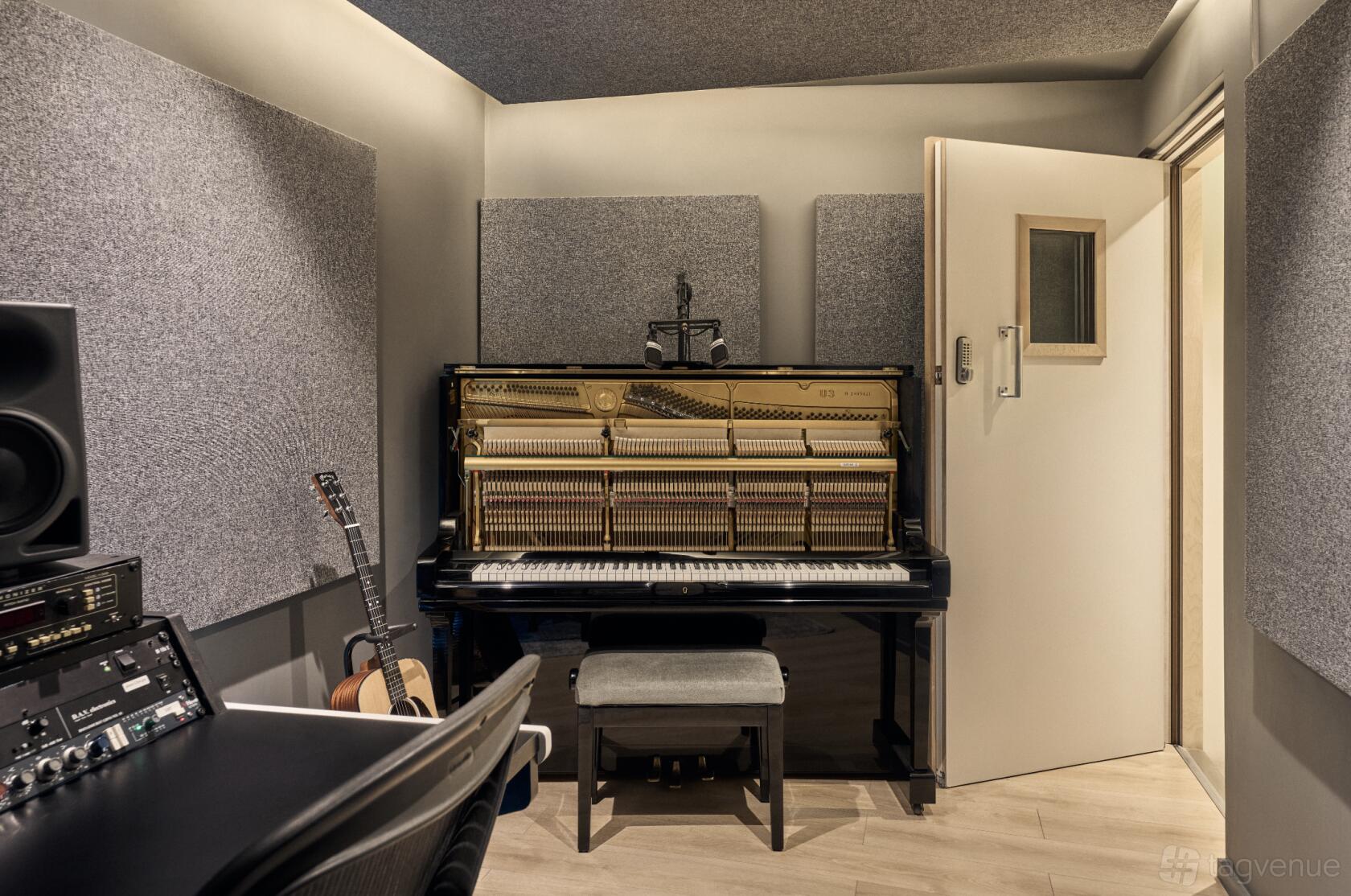 Studio B Romeo Studio B - Ten87 Studios - Event Venue Hire - Tagvenue.com