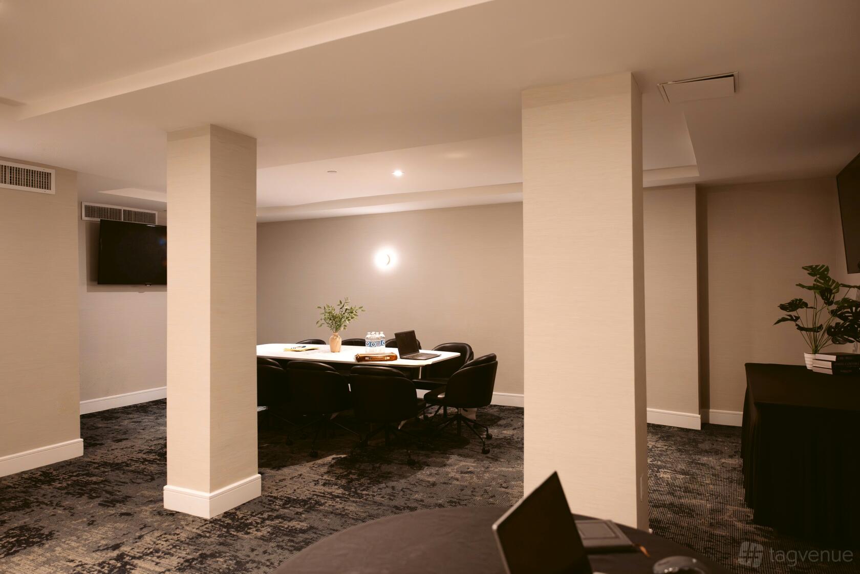 Boardroom - Aura Hotel Times Square Penthouse - Event Venue Rental ...
