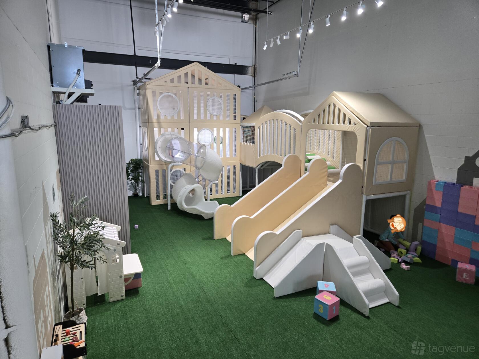 Little Planet Play + Space