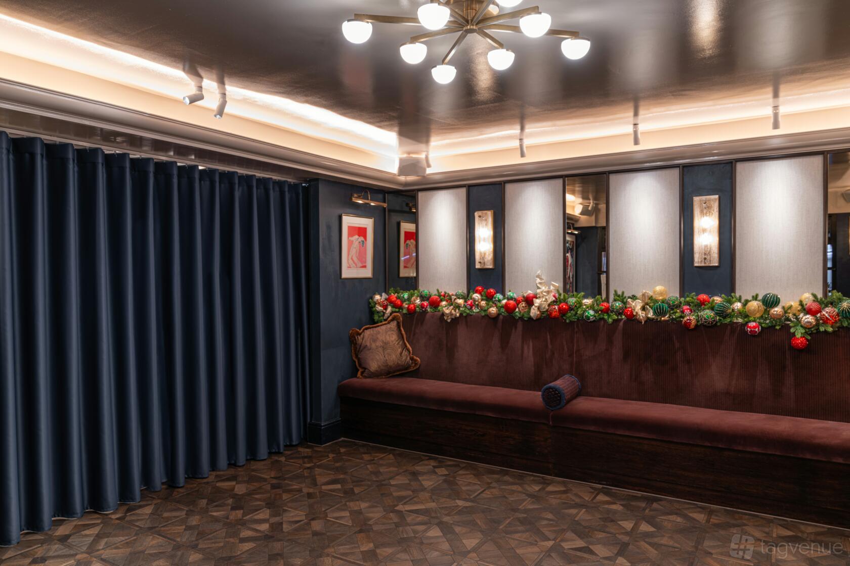 Private Room Rge Rd Private Dining Rom - Sale e Pepe - Event Venue Hire - Tagvenue.com
