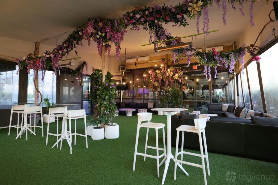 Hanging Rooftop West Tented Rooftop - Green Fig - Event Venue Rental - Tagvenue.com