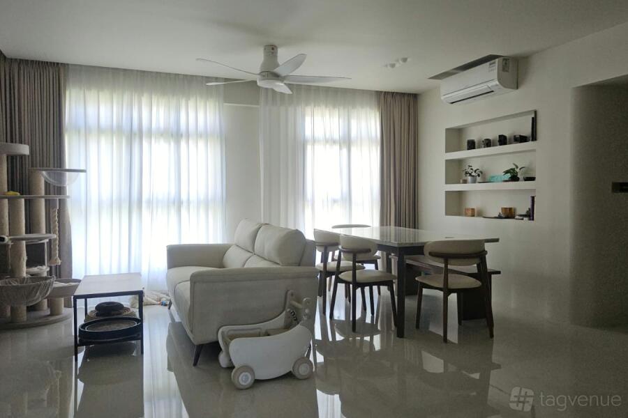 Bright and cozy living space (Minimalist) in Singapore | Photos & Prices