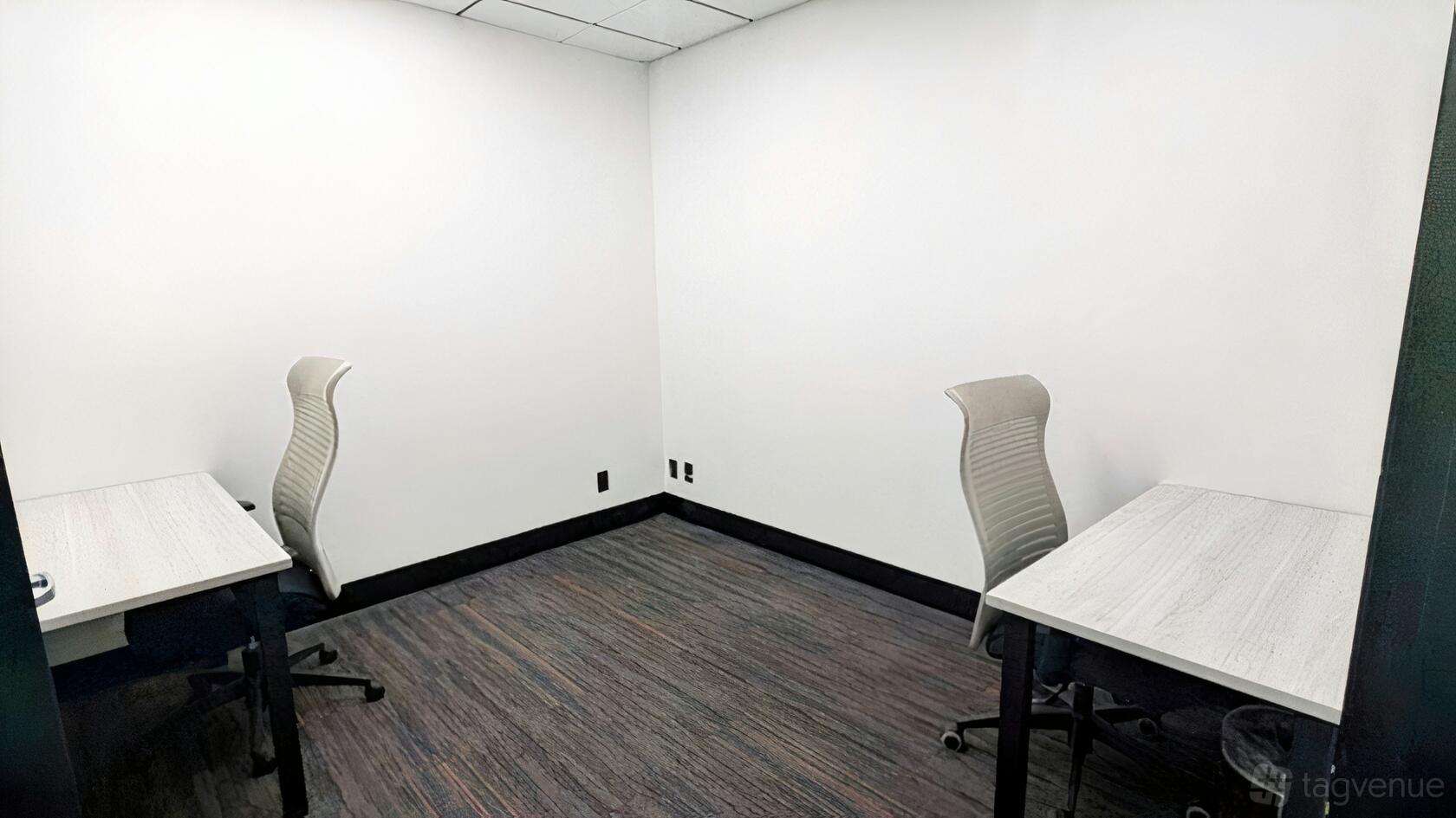 Private Hourly Office at Canada Place Business Centre at Canada Place Business Centre