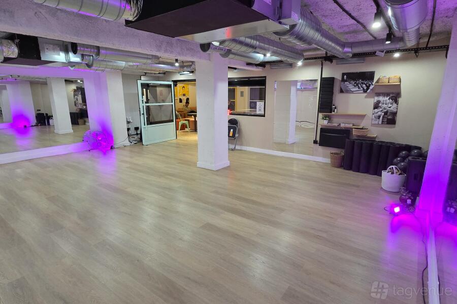 Dance Studio Session The London Academy of Dance Venue Hire | Reviews, Photos & Prices
