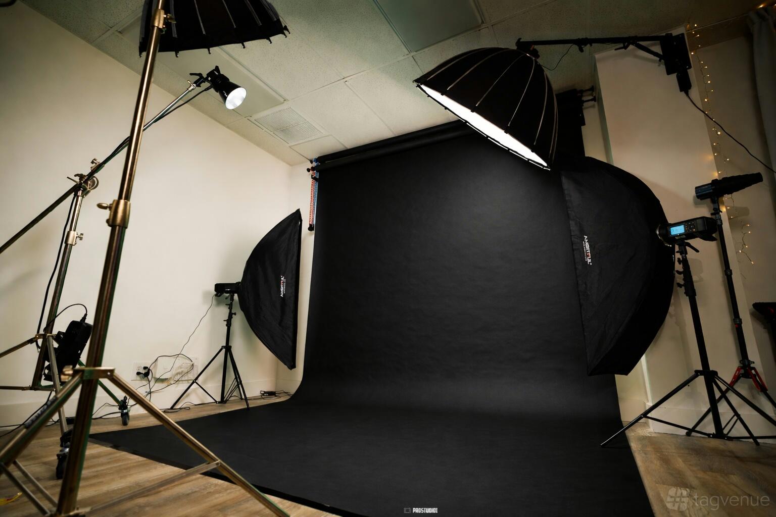 Studio Backdrop Rig Backdrop - PROSTUDIO1 - Event Venue Rental - Tagvenue.com