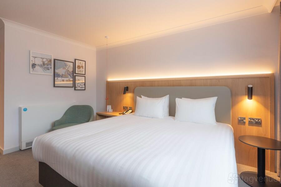 Holiday Inn London Brentwood Venue Hire | Photos & Prices