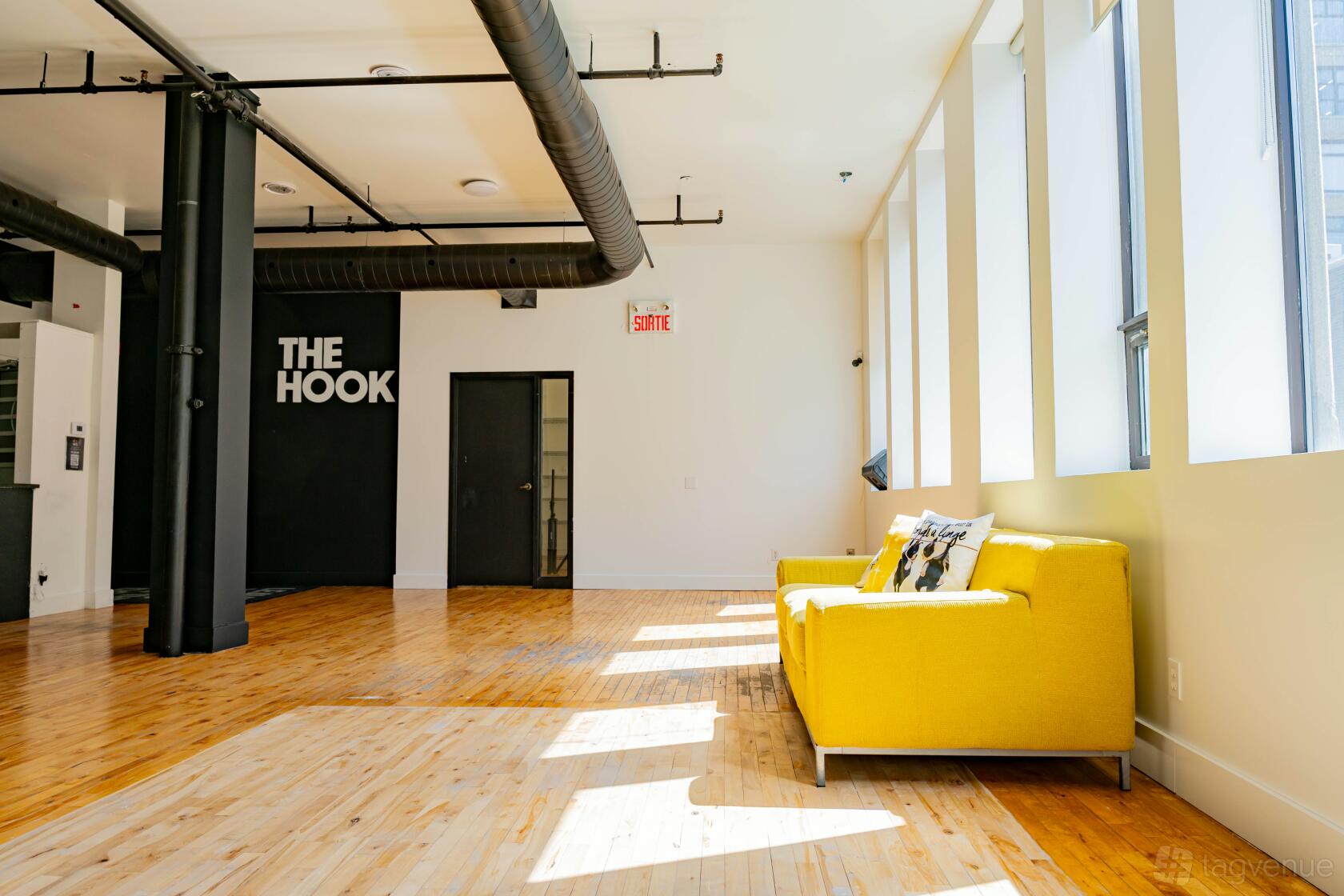 THE HOOK at COLLECTIF MTL at COLLECTIF MTL