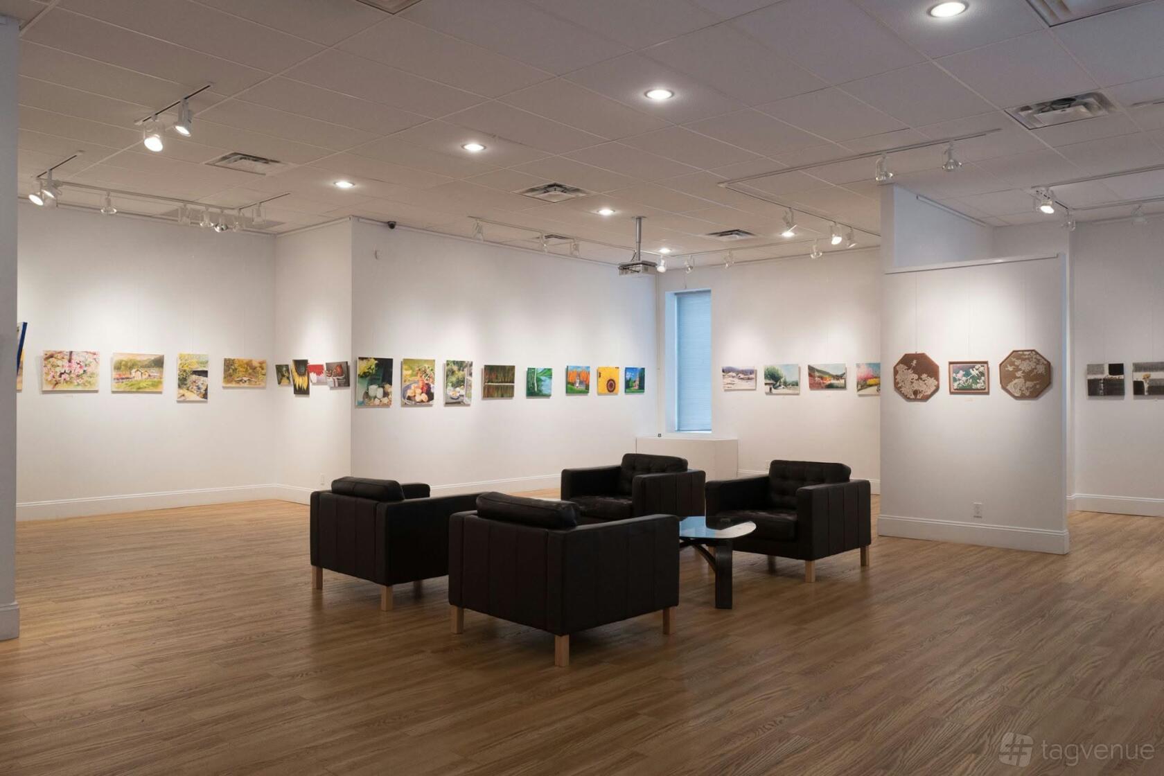 IX Gallery