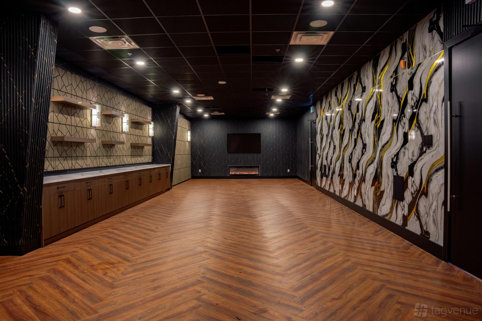 Clubhouse at Par and Pour at Par and Pour