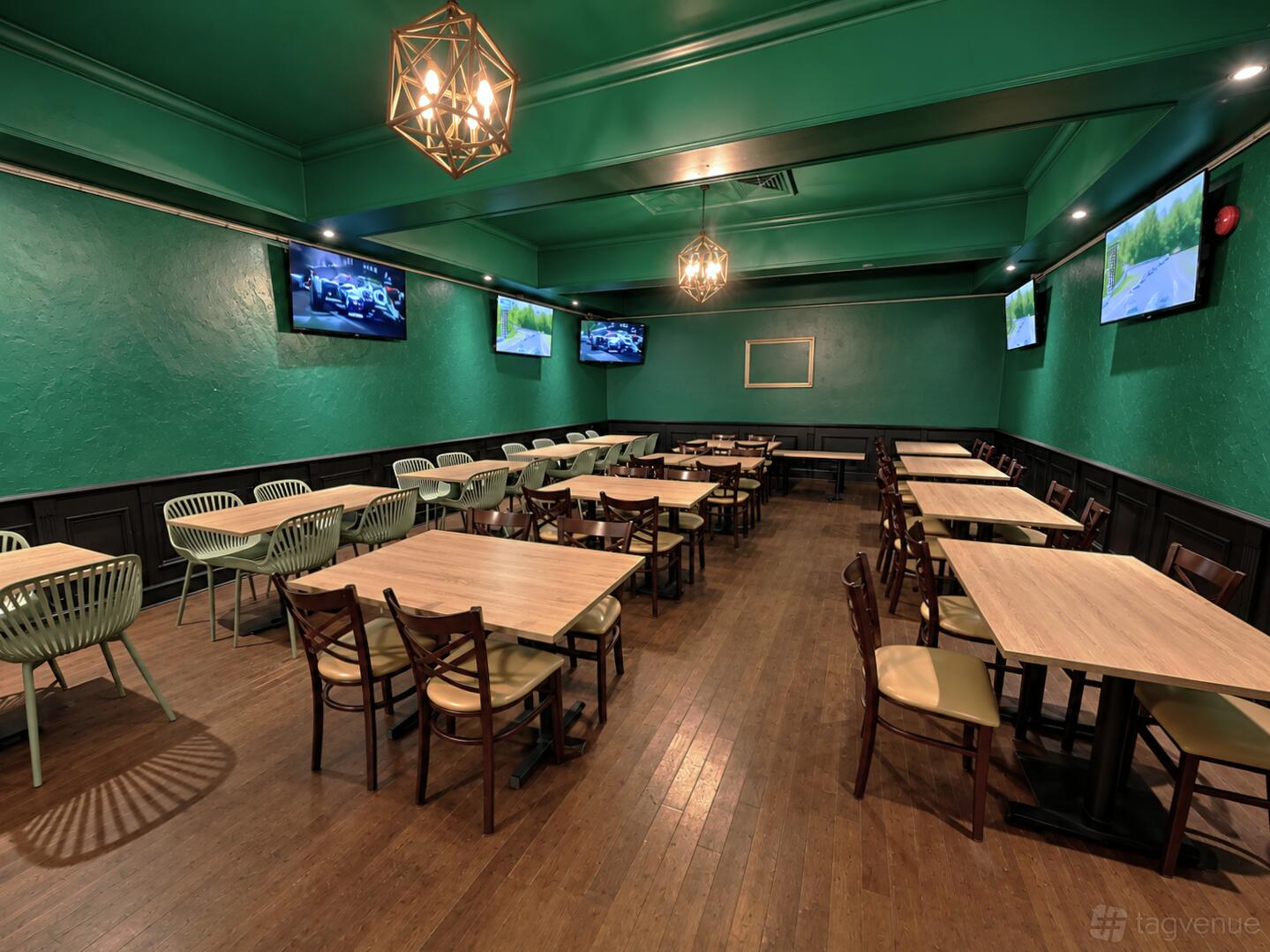 Chronicle Pub & Grill