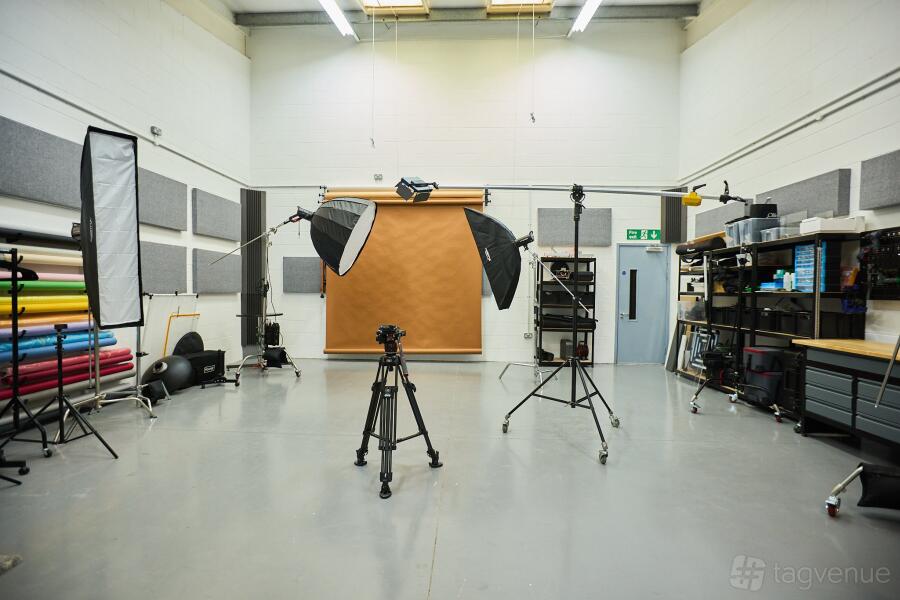 Entire Studio Entire Studio