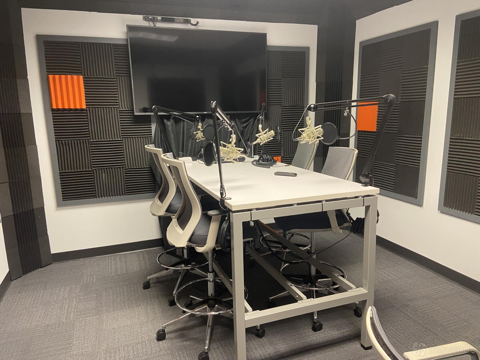 Tech Room For Rent Podcast Room - Atlanta Tech Park - Event Venue Rental - Tagvenue.com