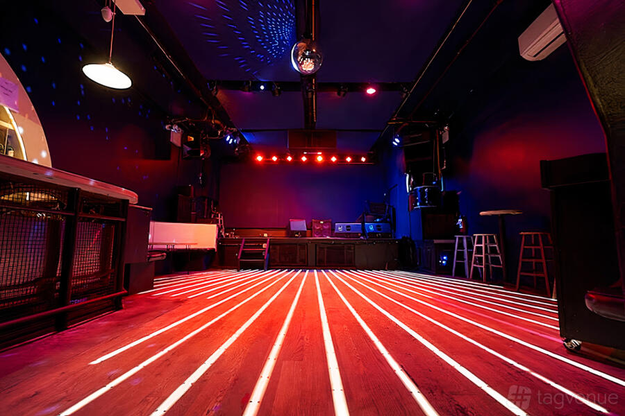 Entire Venue at Pianos