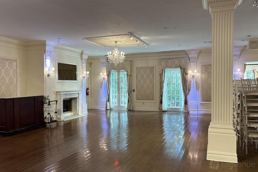Whole Mansion Whole Mansion