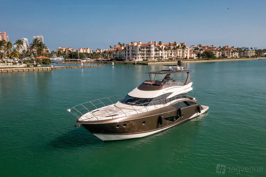 Marquis Sport Yacht at