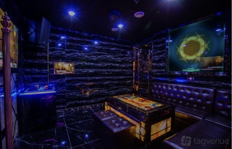Room 4 (Small Room) at ET KTV at Entertainment Tonight!