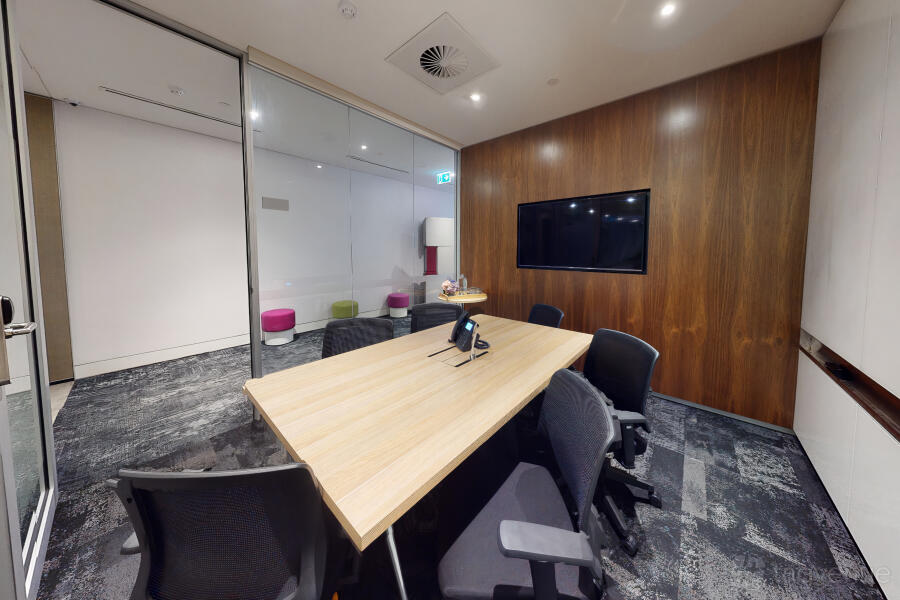 'West' Meeting Room - 6 Pax 'West' Meeting Room - 6 Pax