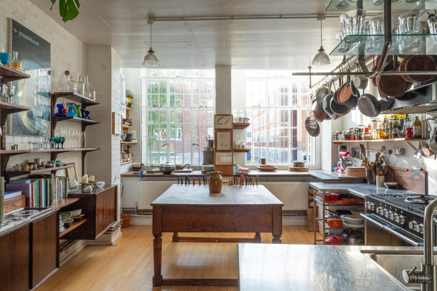Stylish Loft + Kitchen Studio Stylish Loft + Kitchen Studio