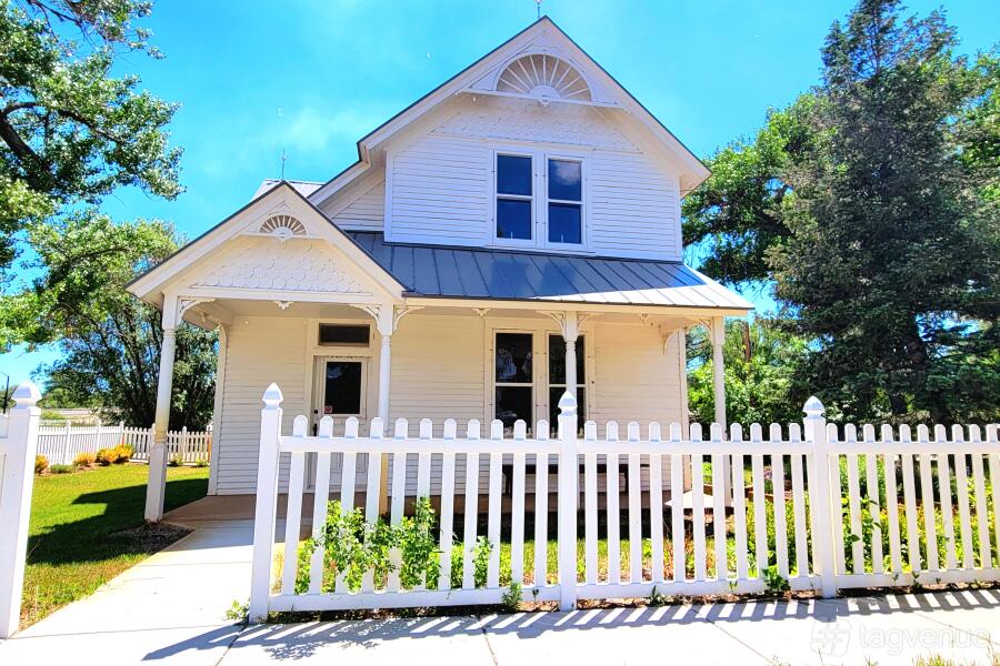 Reynold's Ranch House at