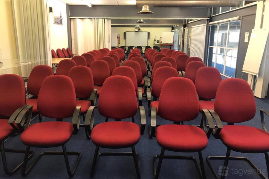 Classrooms 1/49 - 1/52 Classrooms 1/49 - 1/52