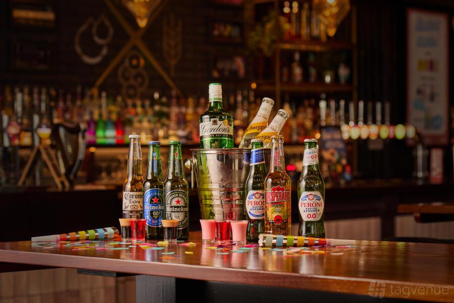 The Famous Cocktail Bar The Famous Cocktail Bar