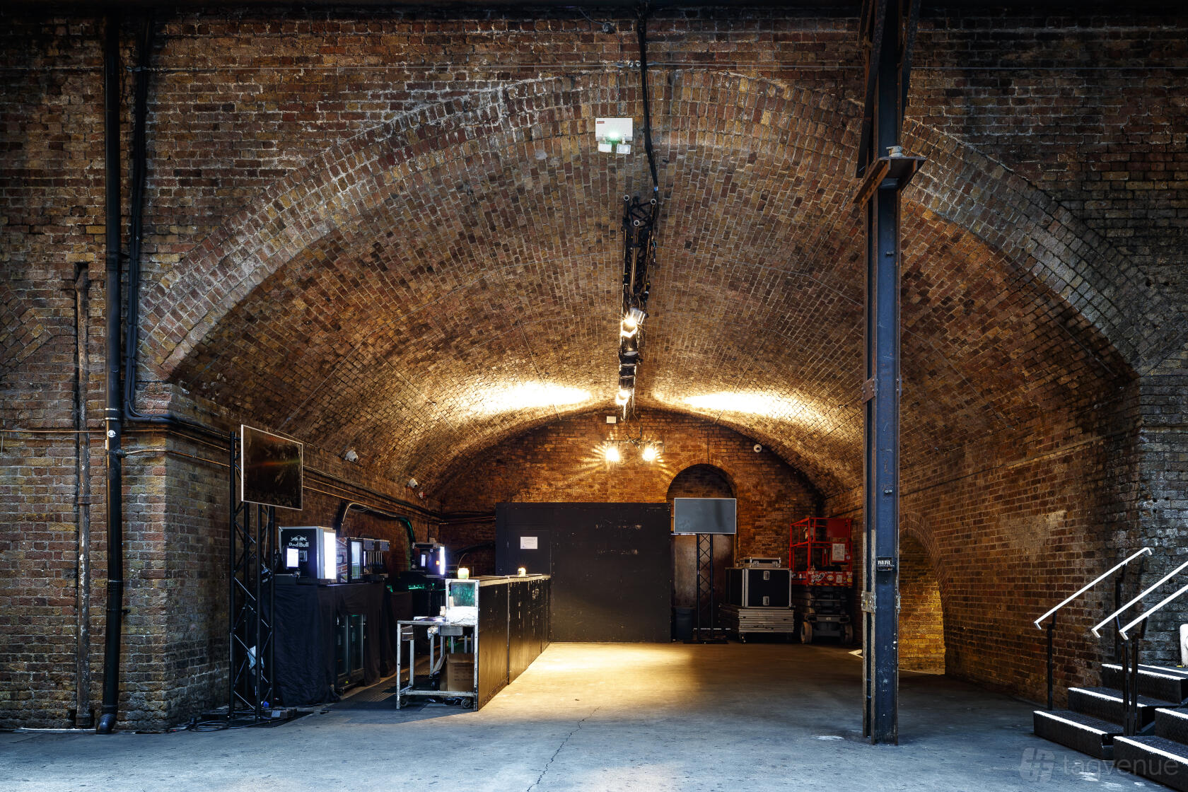 Village Underground Village Underground Event Venue Hire Tagvenue village-underground-village-underground-event-venue-hire-tagvenue