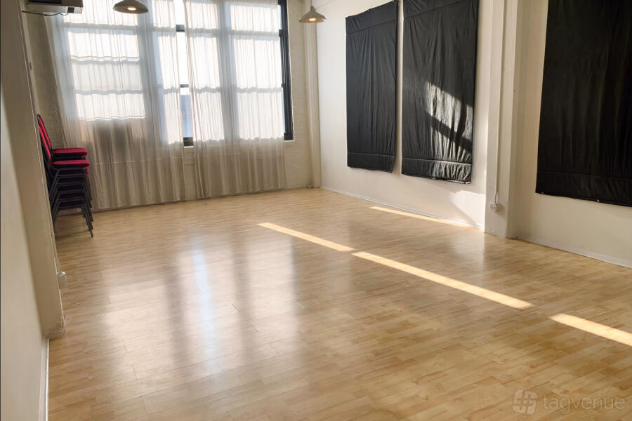 Studio 303-B Studio 303-B