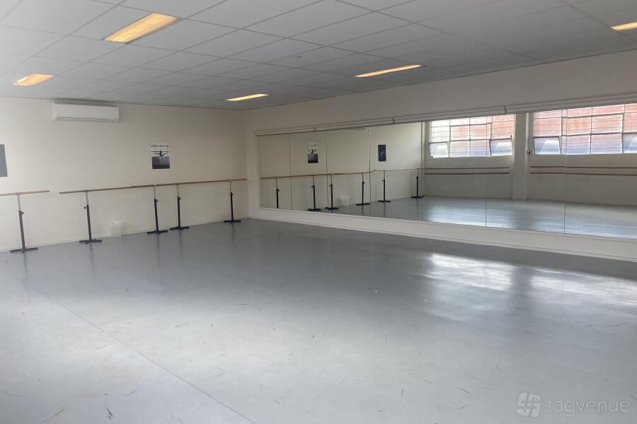 Studio 1 Studio 1