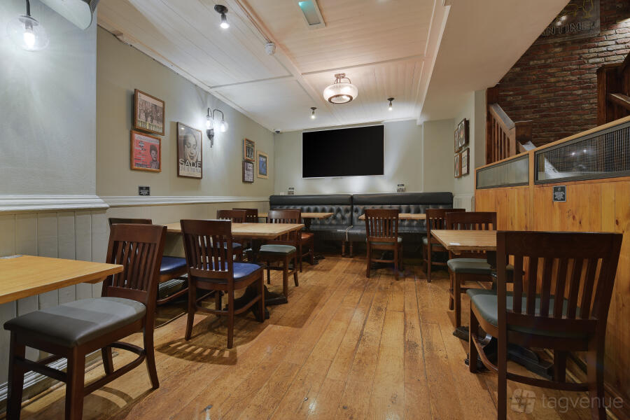 The Temple Snug at