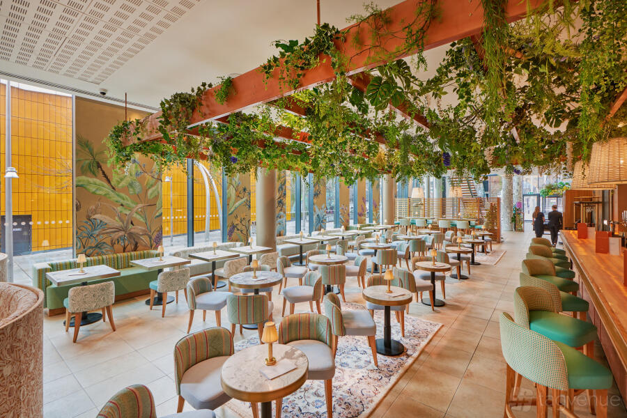 Bar Lounge at