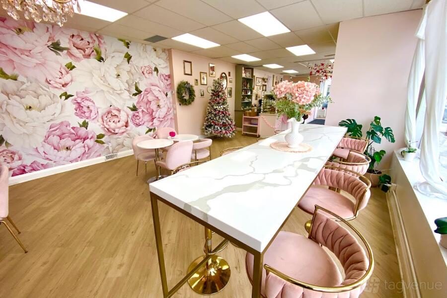 Floral Pink Space Floral Pink Space