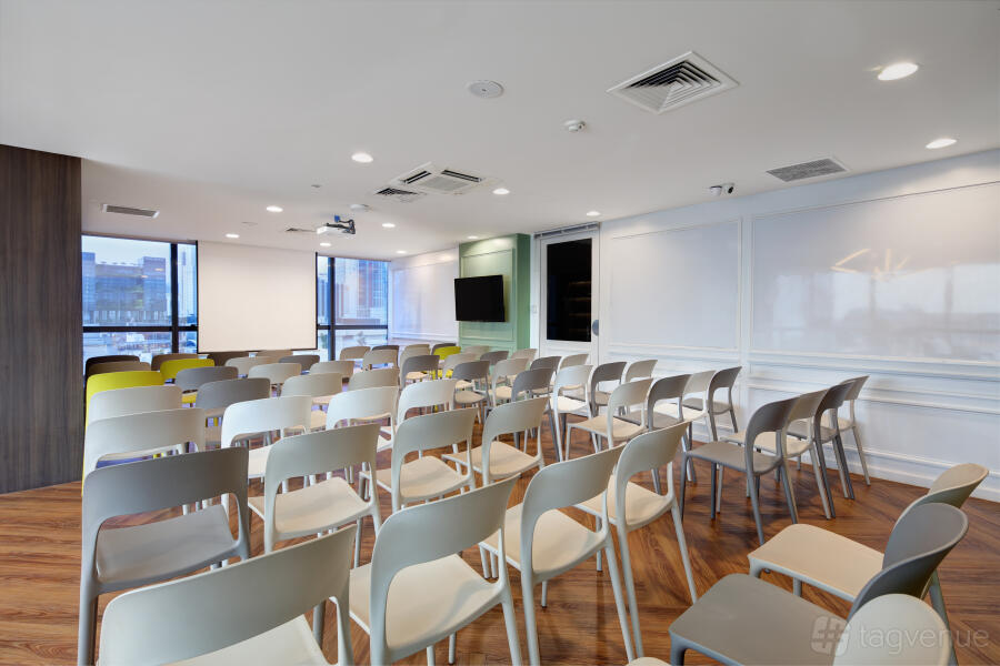 Level 9 Lounge at