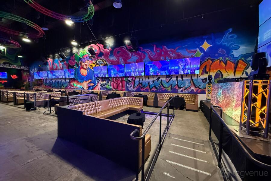 Golden Couches Area Golden Couches Area