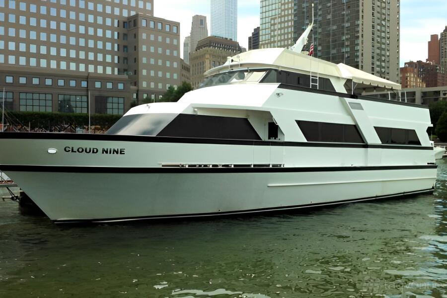 Cloud 9 III at Del Rio Yacht Charter