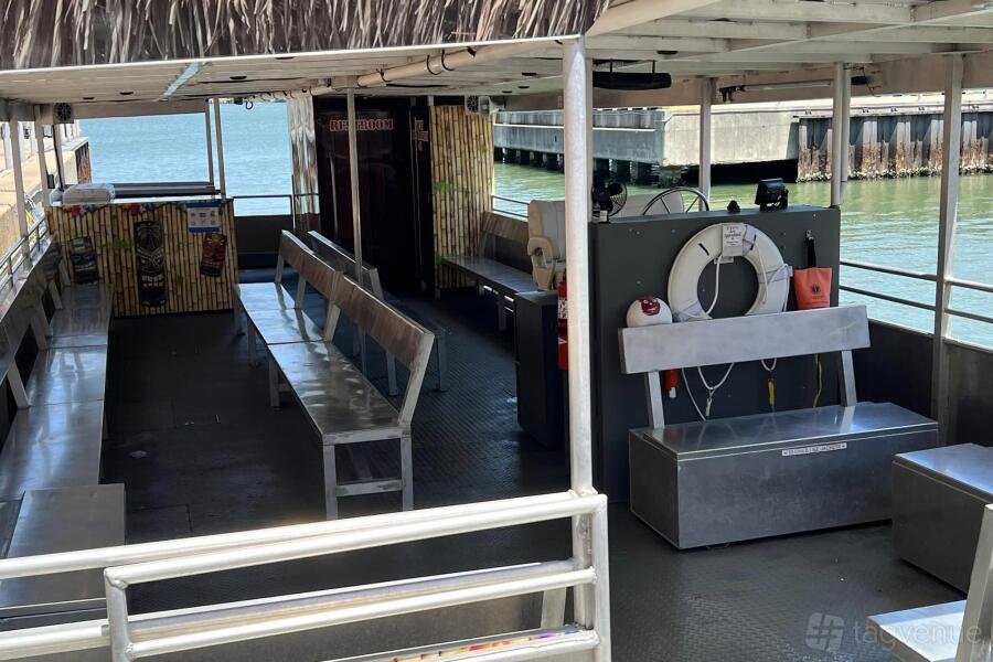 Boat - 49 guest Boat - 49 guest