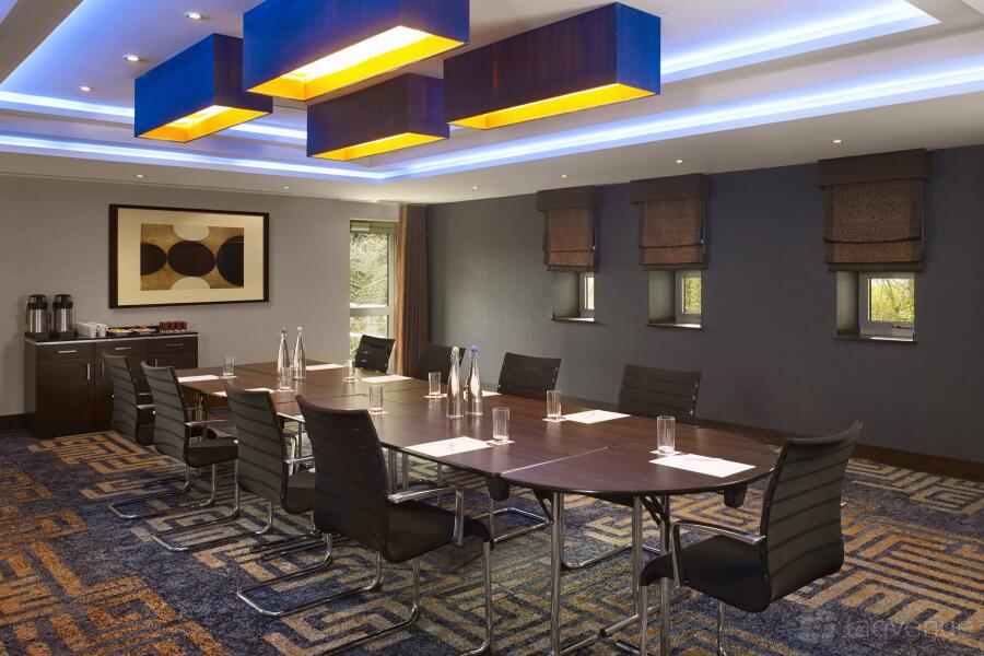 Ifield Suite Ifield Suite