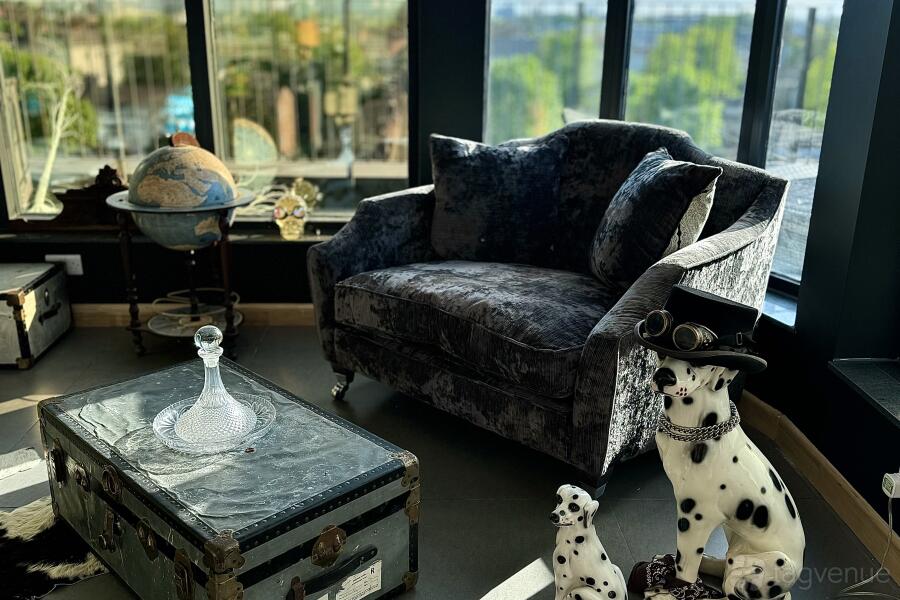 A closer look at High Ceiling Penthouse Events And Wedding Planning
