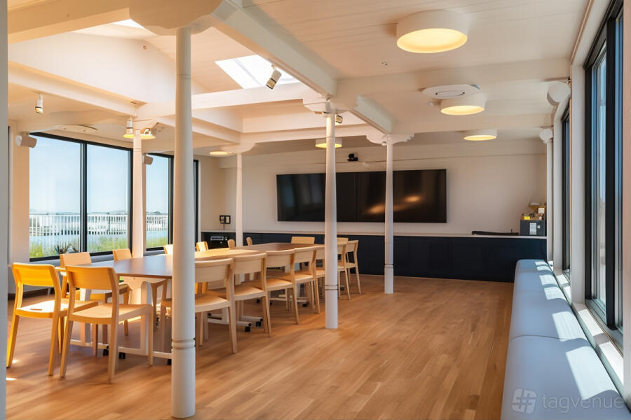 Roofdeck Boardroom Roofdeck Boardroom