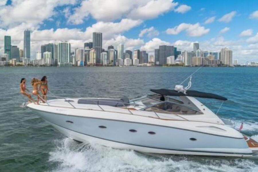 48' UNIQ SUNSEEKER YACHT at