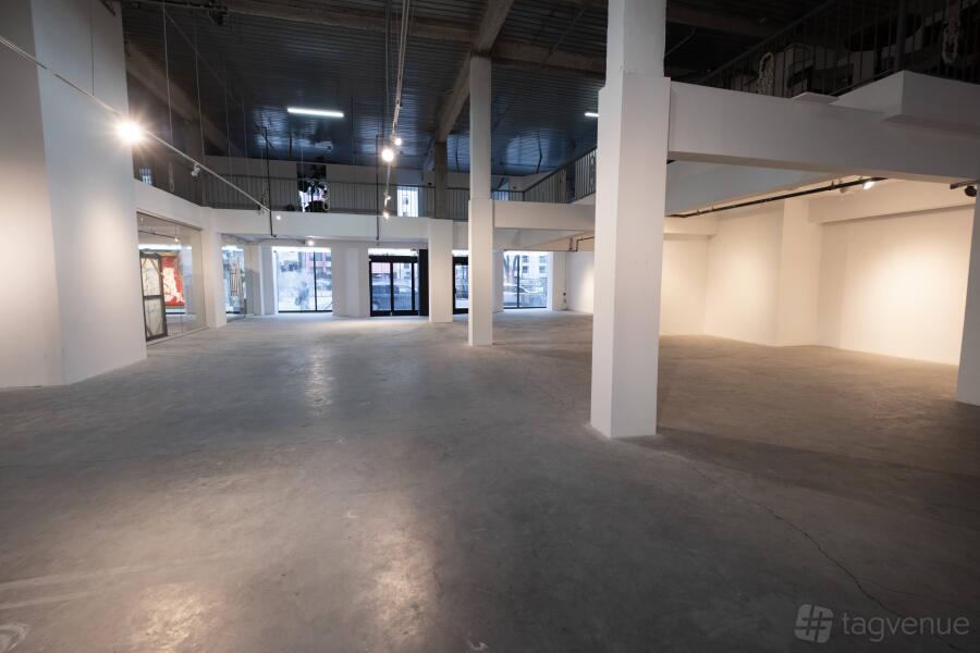 Massive Gallery in DTLA Massive Gallery in DTLA