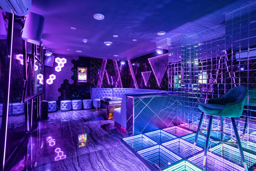Party Room Deluxe Plus 808 at