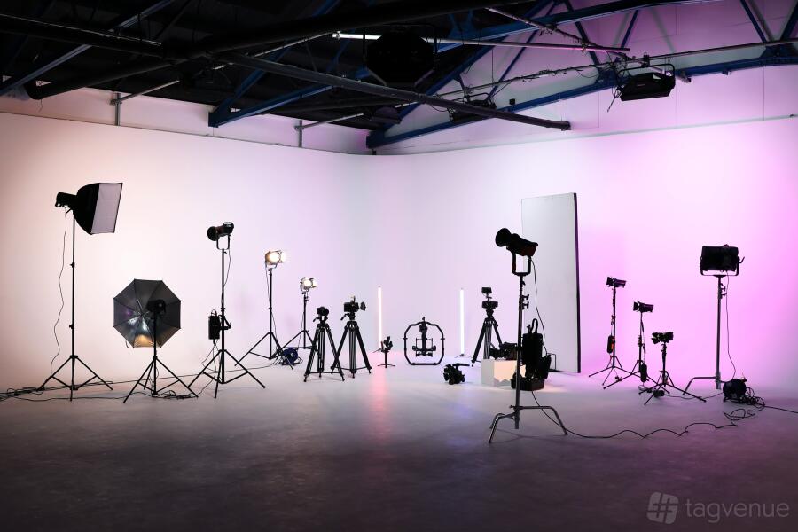 Drive-in Infinity Cove Venue Hire in London | Reviews, Photos & Prices