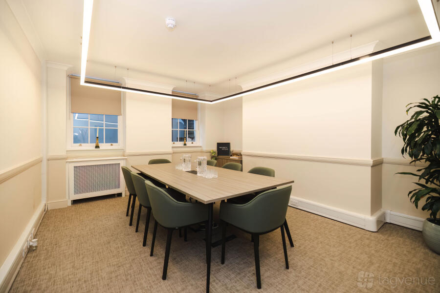 8 Person Meeting Room 8 Person Meeting Room