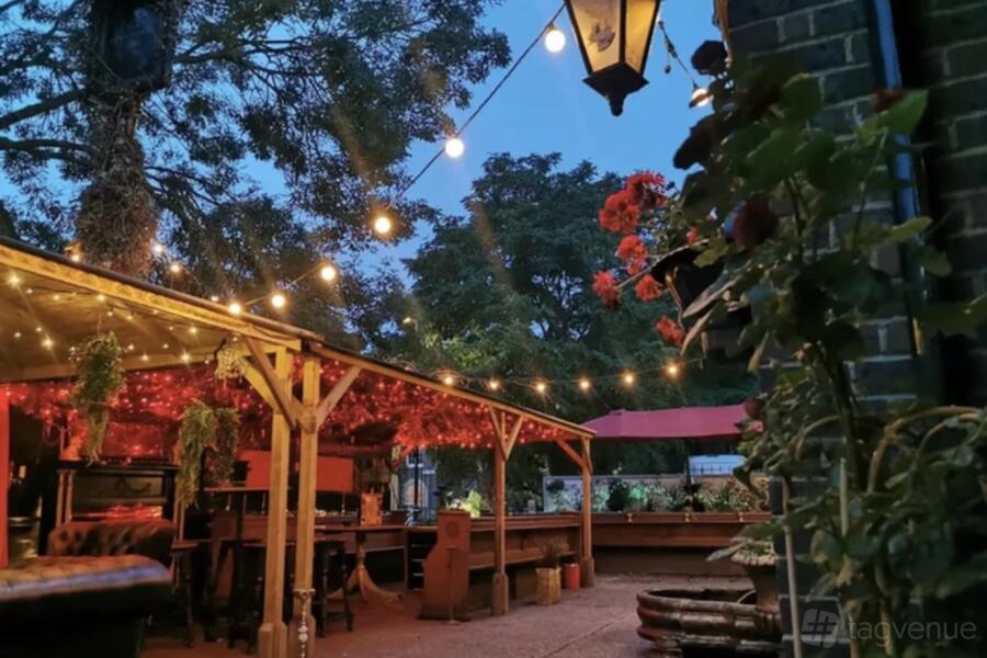 Free outdoor sofa hires! Free outdoor sofa hires!