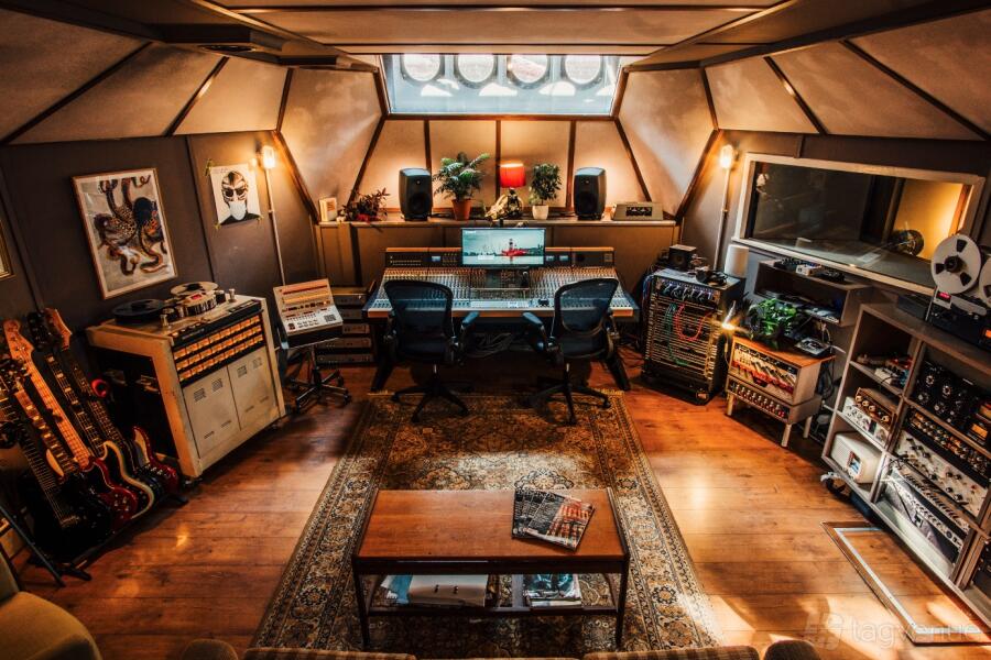Studio 1 Studio 1