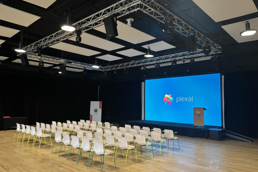 Centre Stage & Plexal Park Centre Stage & Plexal Park