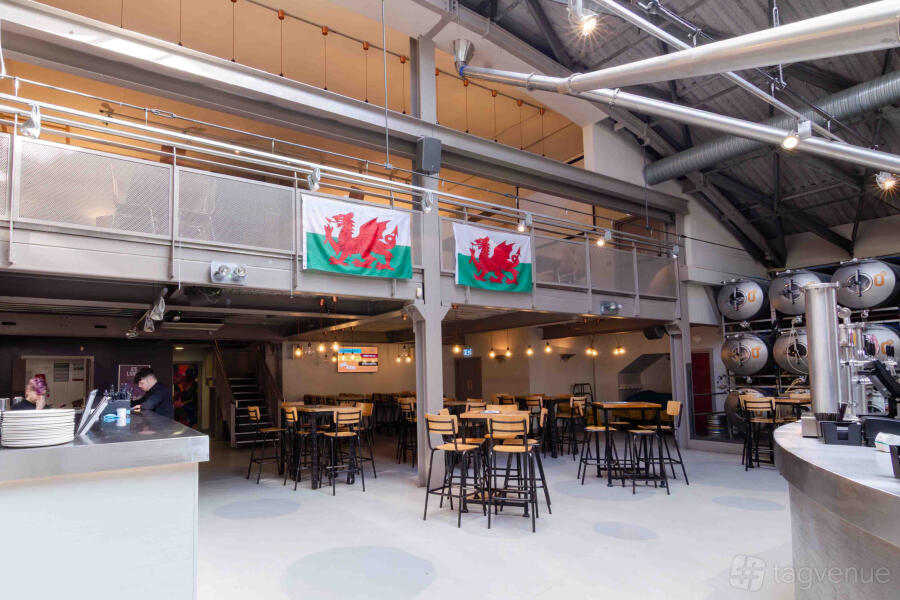 Restaurant & Bar at