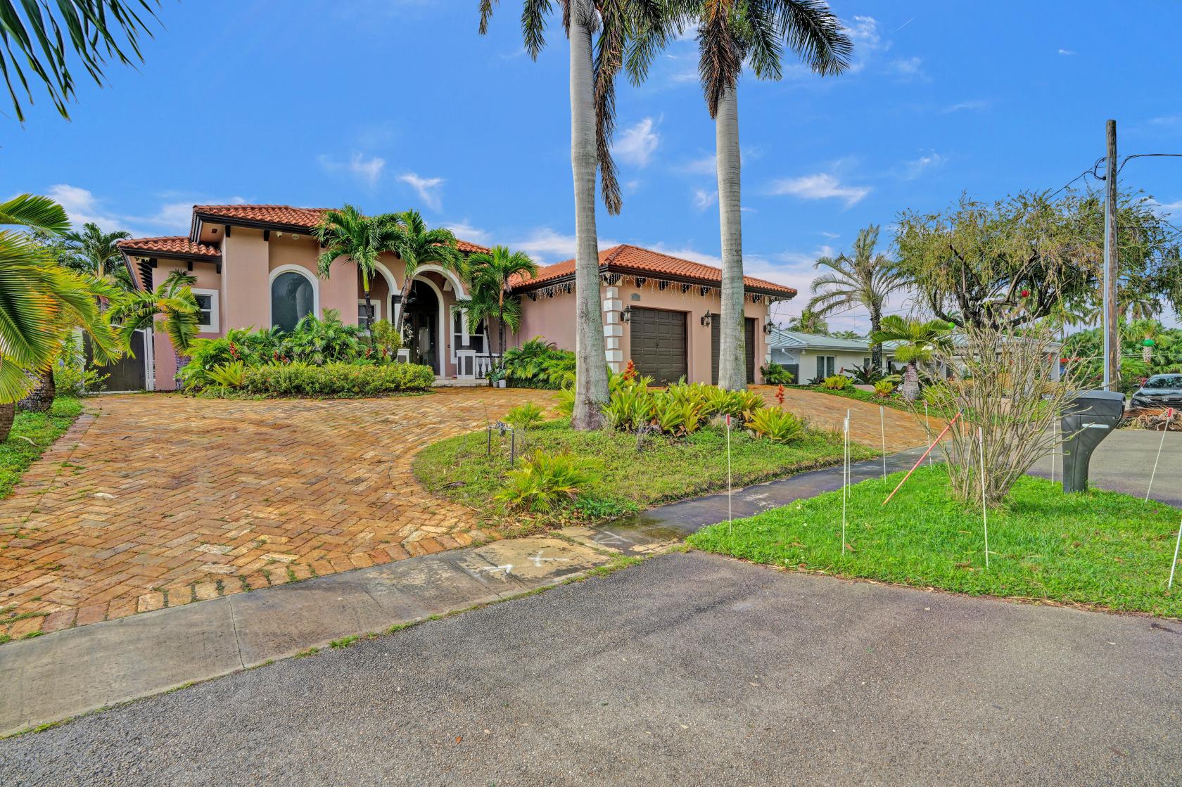 Stunning 5BR House near the water! - Wedding & Event Venue Rental ...