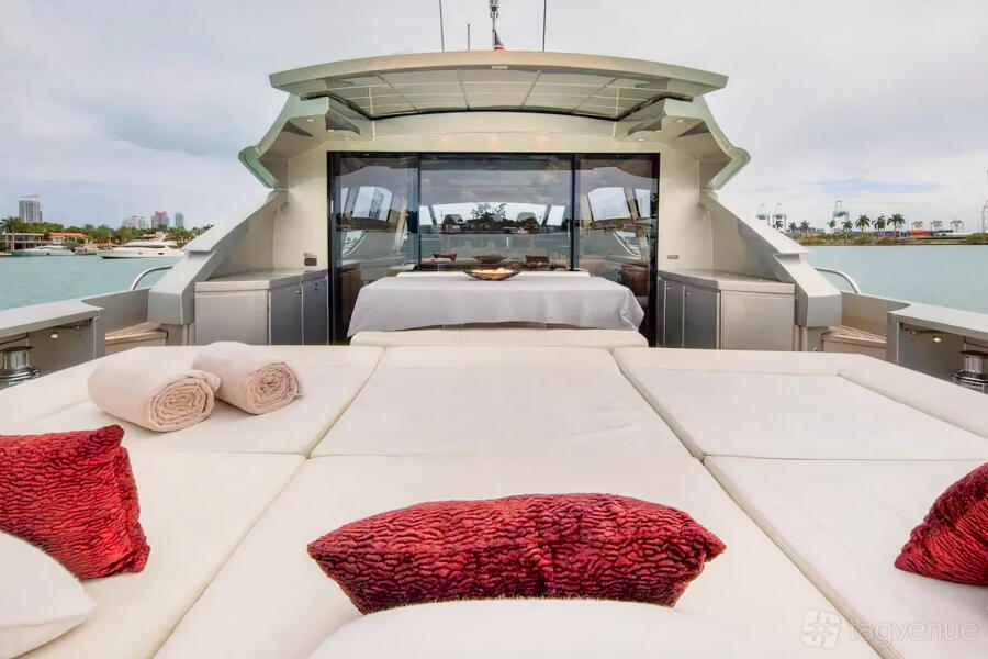 80′ Pershing 80′ Pershing